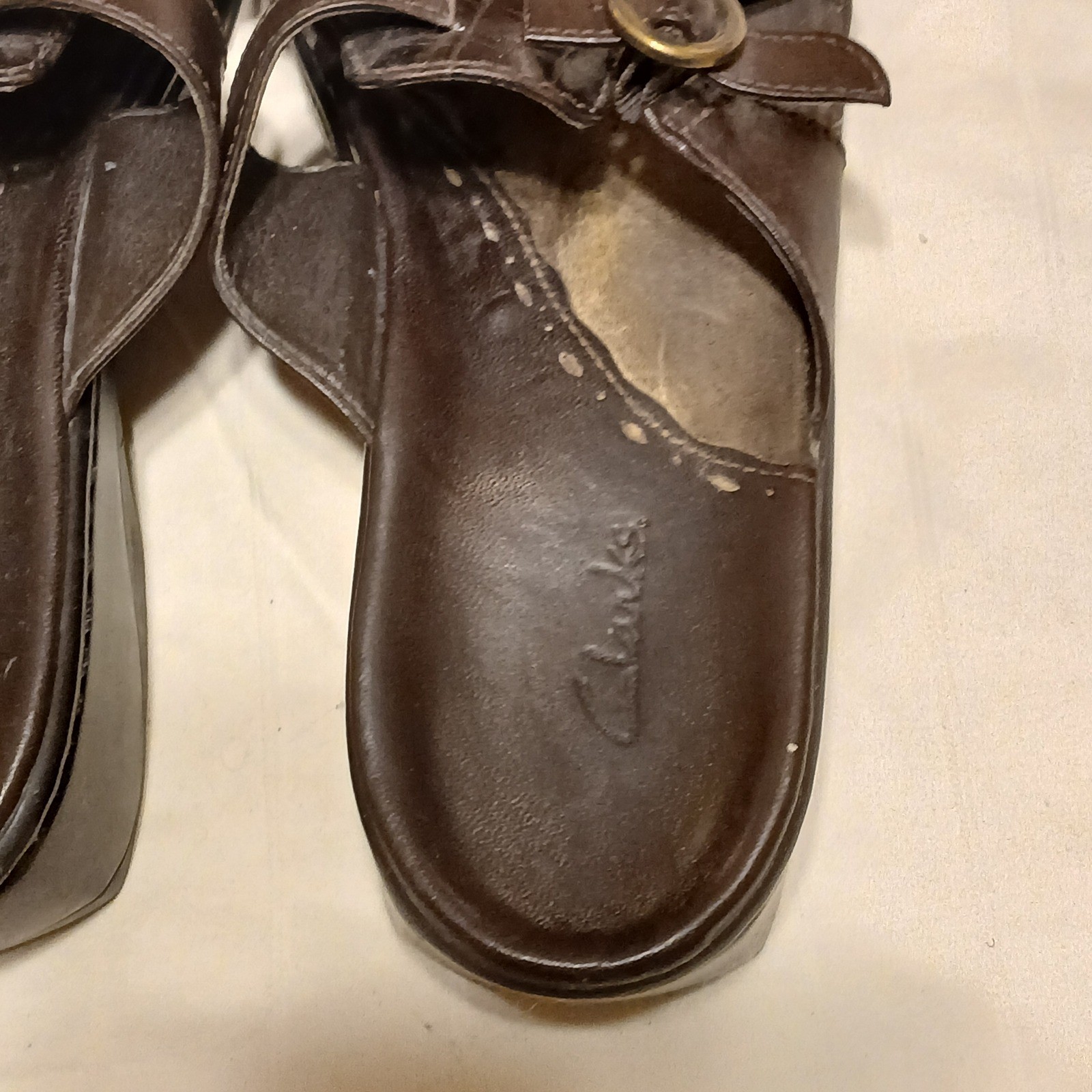 Clarks Women Dark Brown Faux Croc Wedge Sandals Comfort Fuzzy Lined Size Unknown