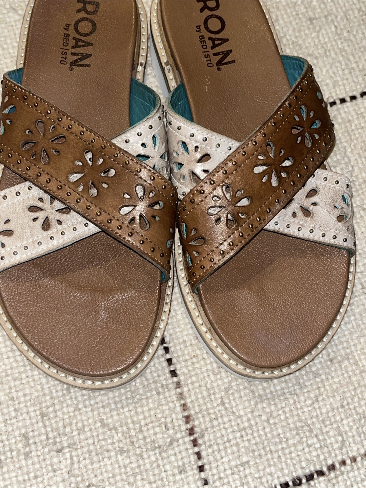 BedStu Chant Tan & Bone Leather Sandals Sz 7.5