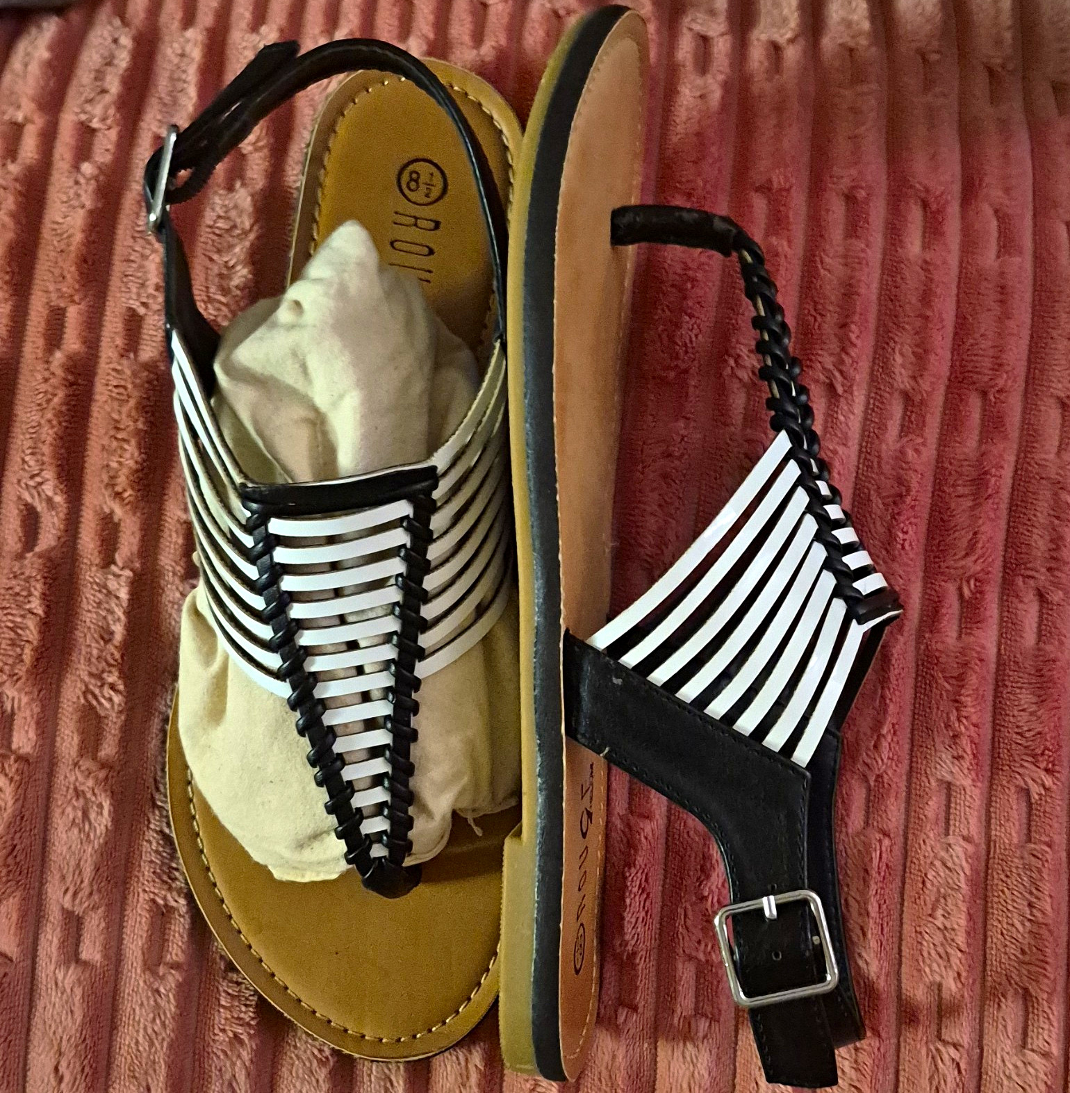 Rouge Helium Women’s Strappy Ankle Strap Buckle Sandals Striped Black 8.5