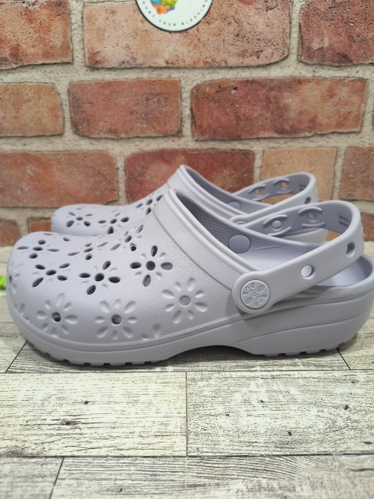 Crocs Classic Floral Cut Out Clog Lilac Purple M5 / W7 210927-5BR NWT