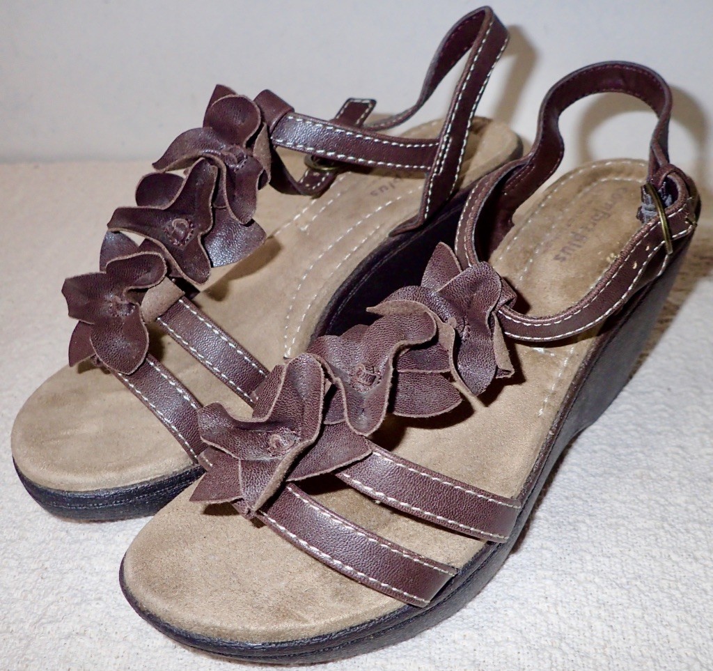 Comfort Plus by Predictions Brown Leather Strap Sandals Size 6 1/2 W NWOT Lot70