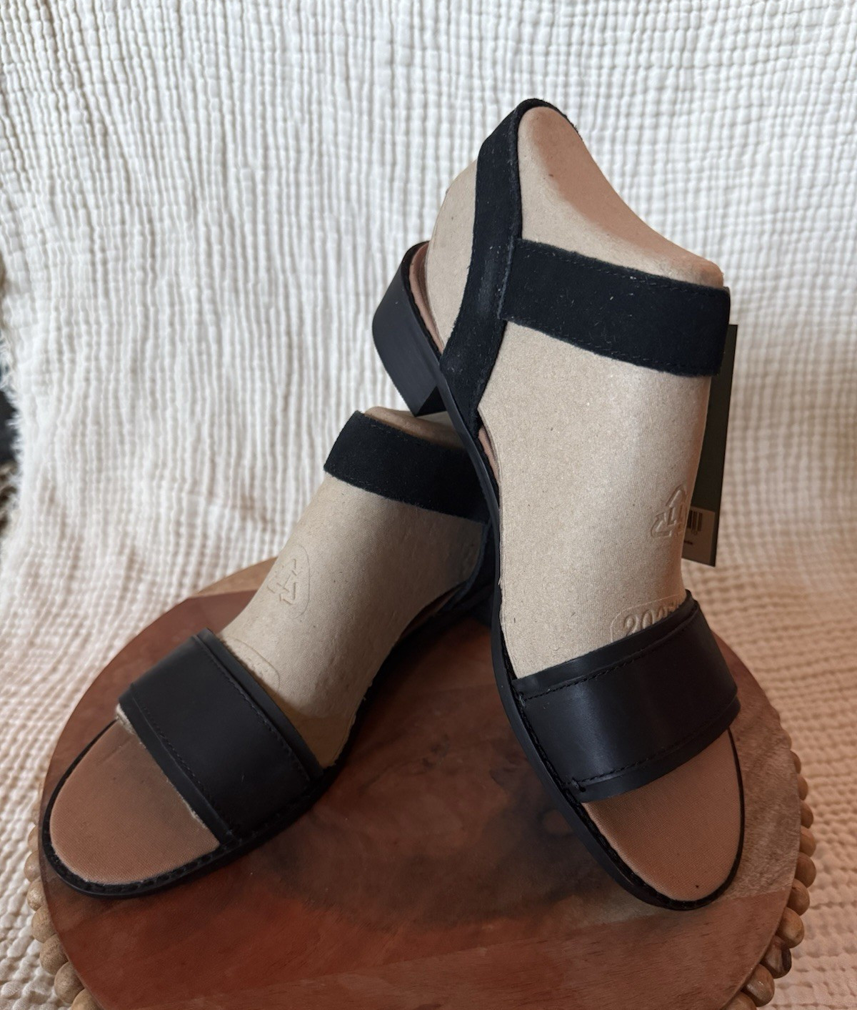 TOMS Black Leather Strappy Sandals Ankle Strap Buckle Solid Women’s 9.5