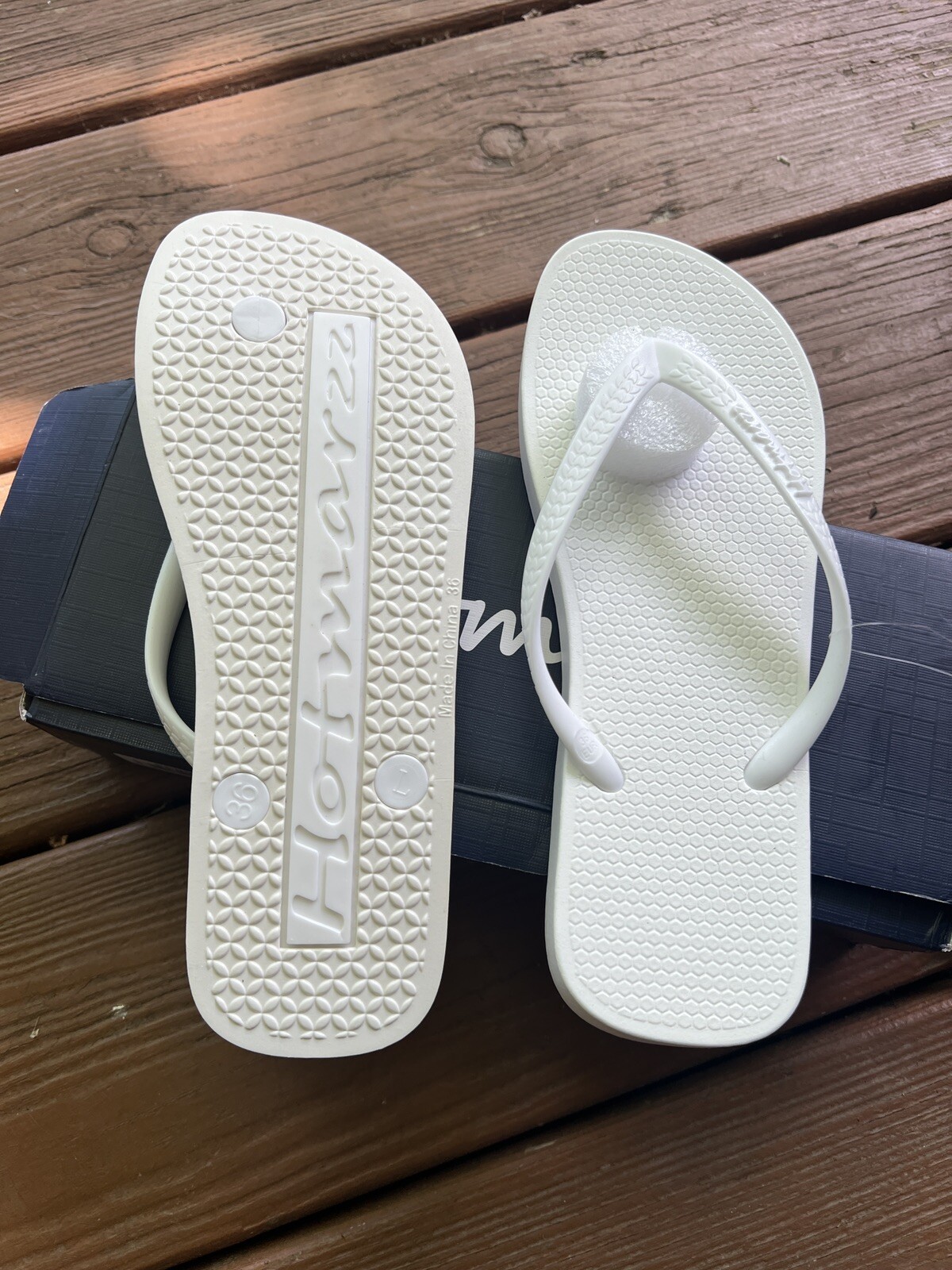 Hotmarzz Womens Flip-Flops Sandals White, US Size 5.5 EUR 36