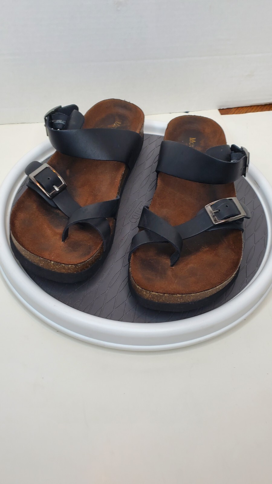 Mountain Sole Easy Slip-On Size 8 Womens Black Leather Sandal *MODERATE WEAR*
