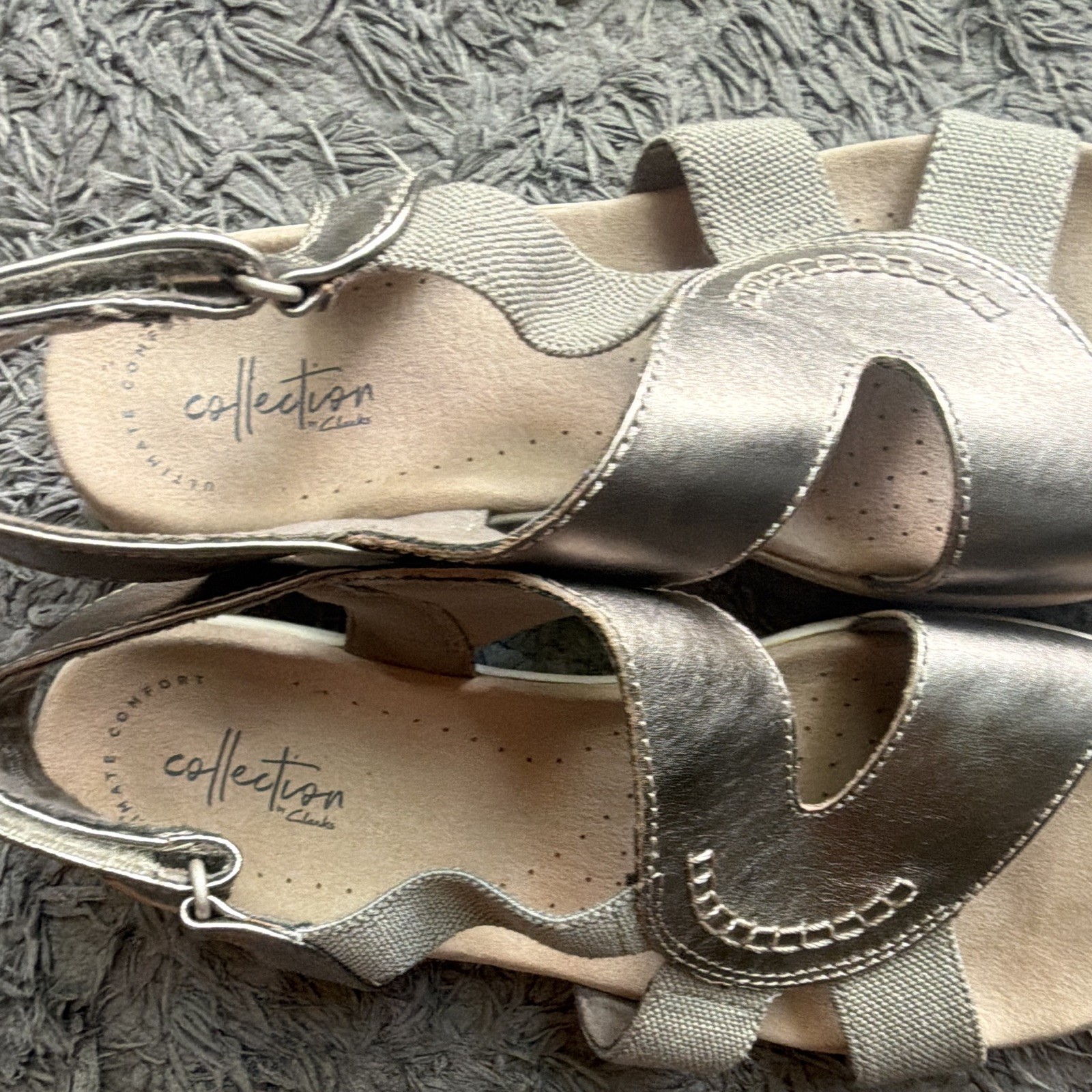 Clarks Women’s Silver Leather Strappy Hook & Loop Sandals Wide W Size 8