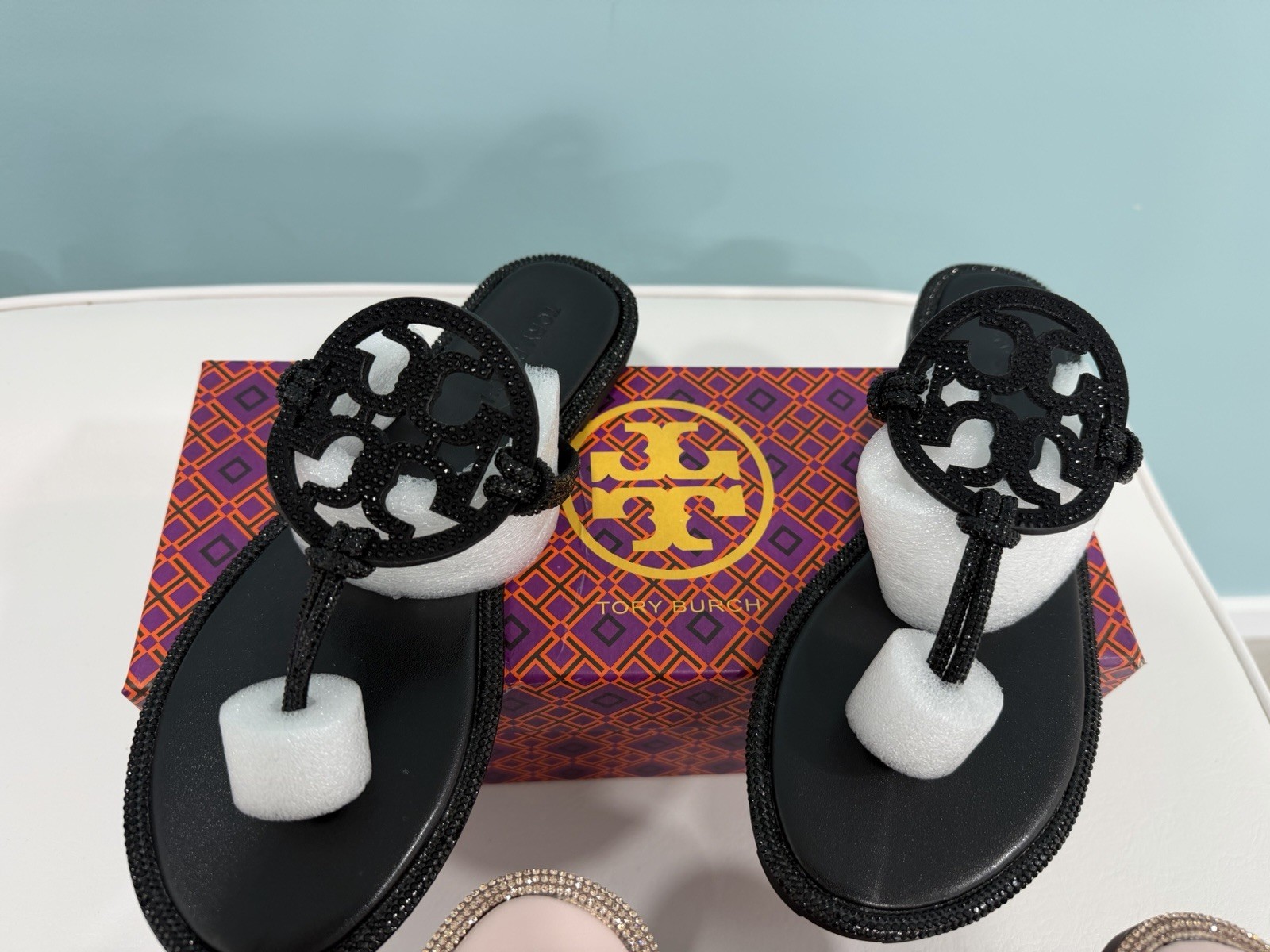 Tory Burch Women’s Black Logo Thong Sandals Solid Slip-On Flat Rubber Outsole