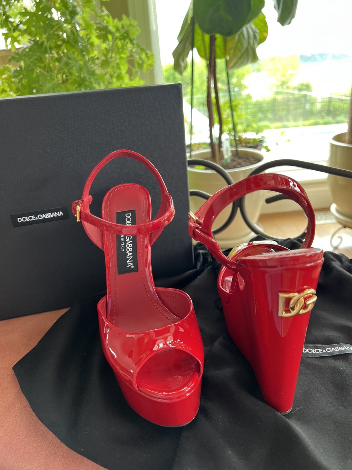 Dolce And Gabbana 💎AUTHENTIC! Dolce & Gabbana Red Bianca 105 Patent Leather
