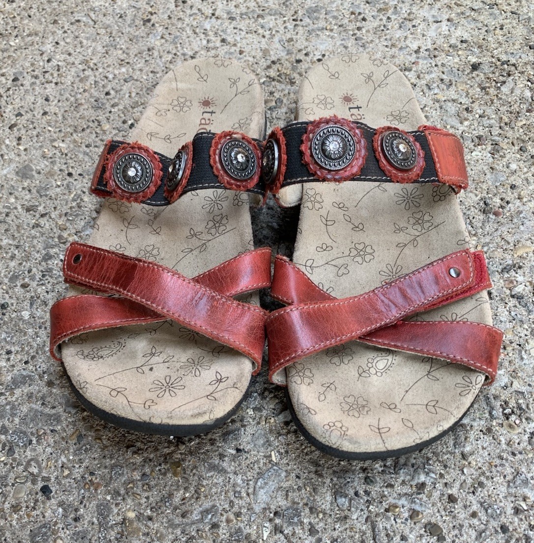Taos Oasis Leather Sandals Women’s Size 6/ 37 Red Strap Comfort Beach Water