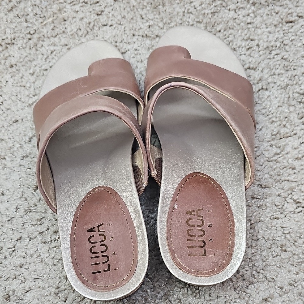 Lucca Lane Women’s Tan Leather Sandals