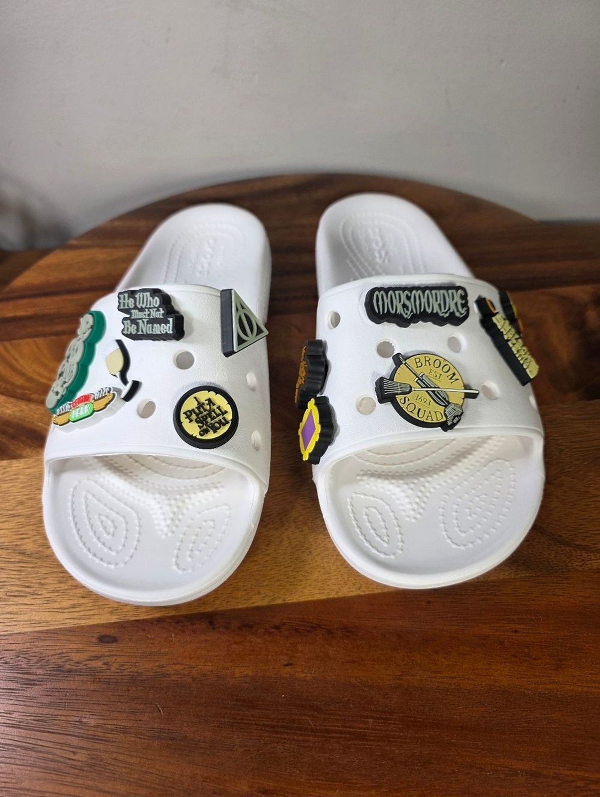 CROCS Slides Harry Potter Hokus Pokus Friends Jibbitz Collection Size M 6 W 8