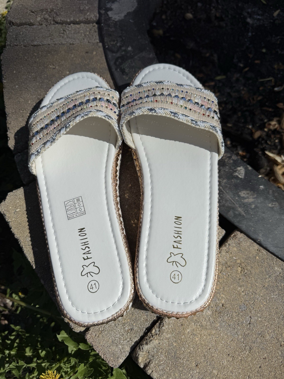 Summer Fashion Slides Sandals Women’s Size 10-10.5 New White Bling 1.25” Sole