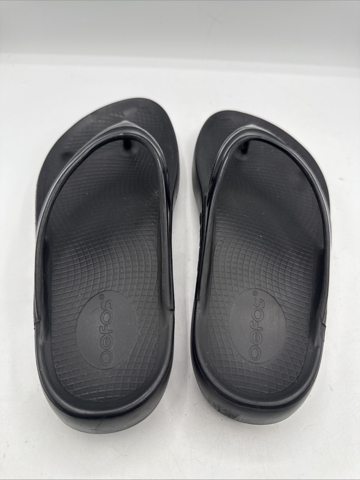 Oofos Ooriginal Flip Flop Thong Recovery Sandal size 8 women’s black