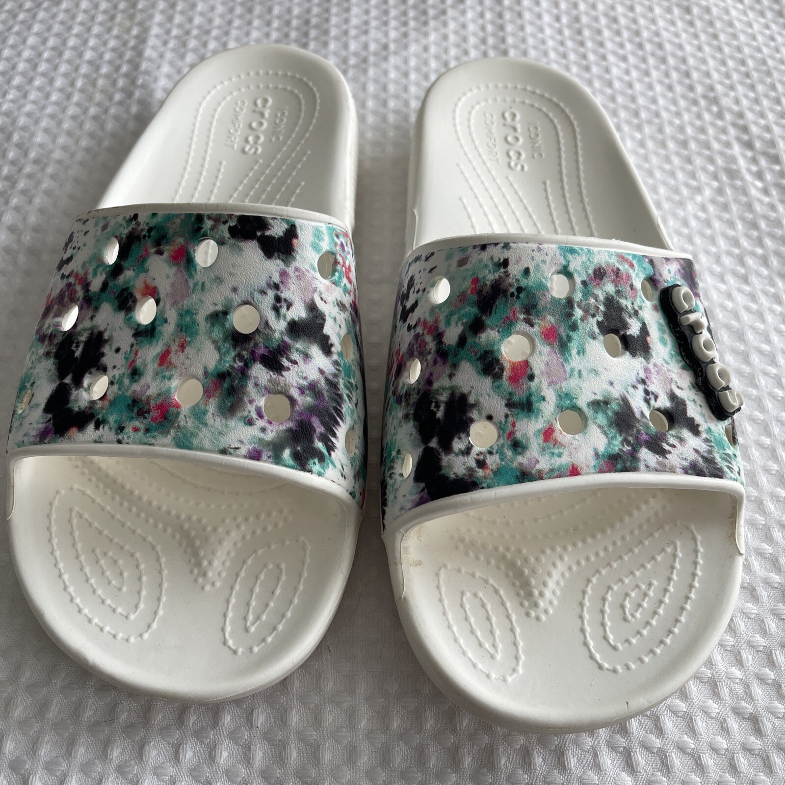 Crocs Classic Tie-Dye Slide Sandals Women’s Size 9 Men’s Size 7 pre-owned