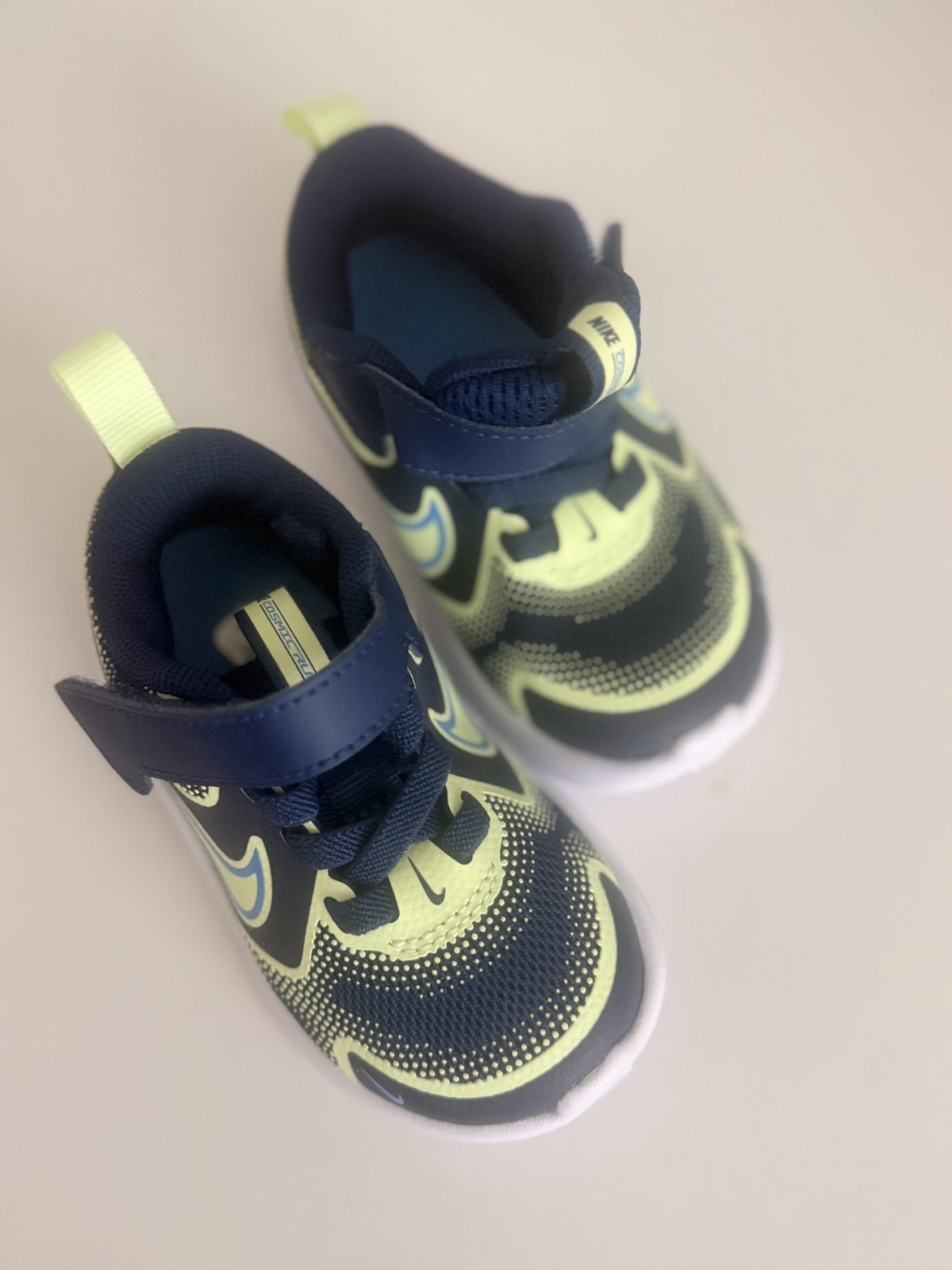 12 ASSORTED SHOES (Women’s, Kids, Sneakers, Sandals, Slippers)