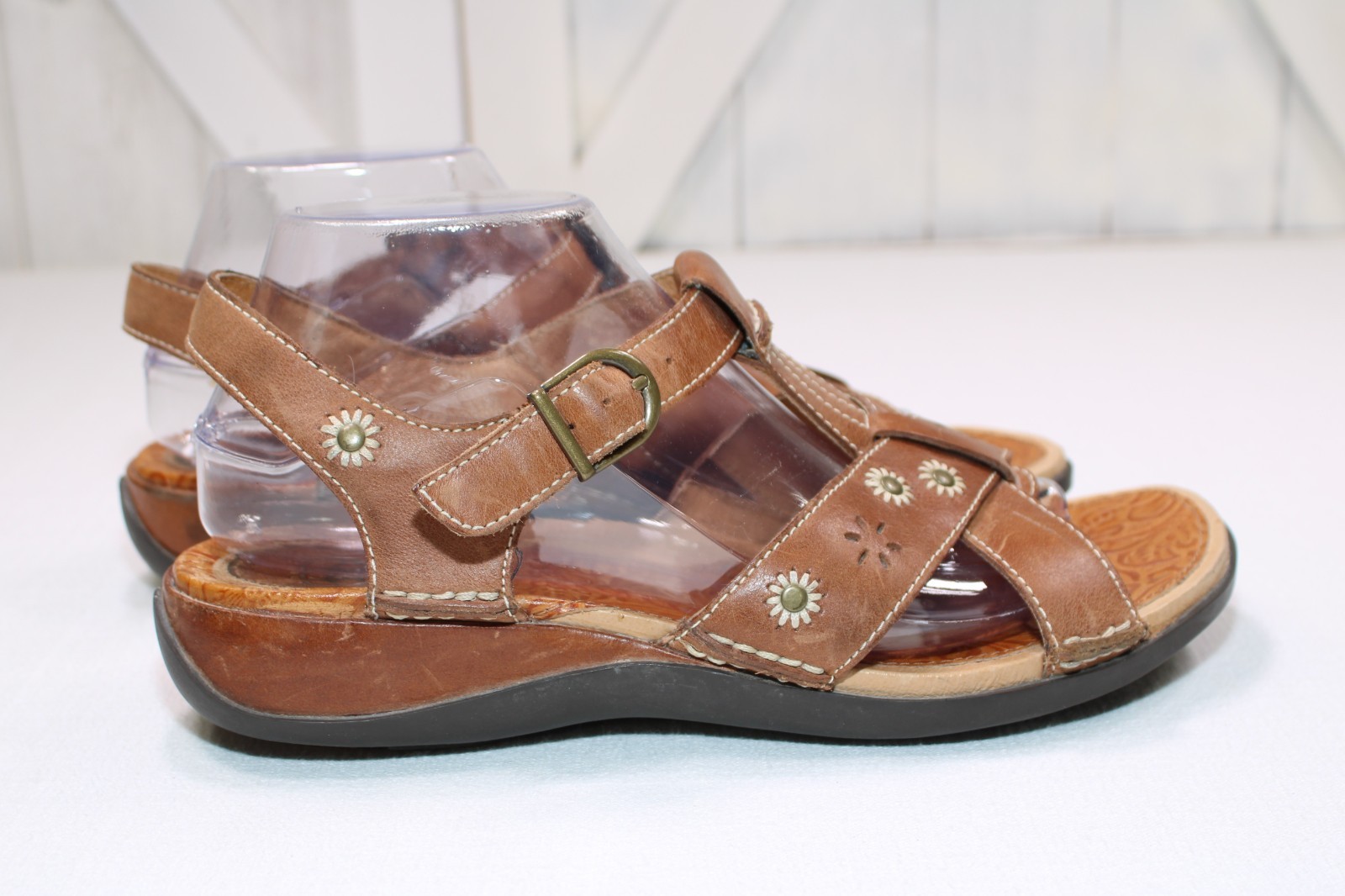 Ariat Women’s Leather Wedge Sandals Daisy Floral Embossed Detail Size 10b Brown