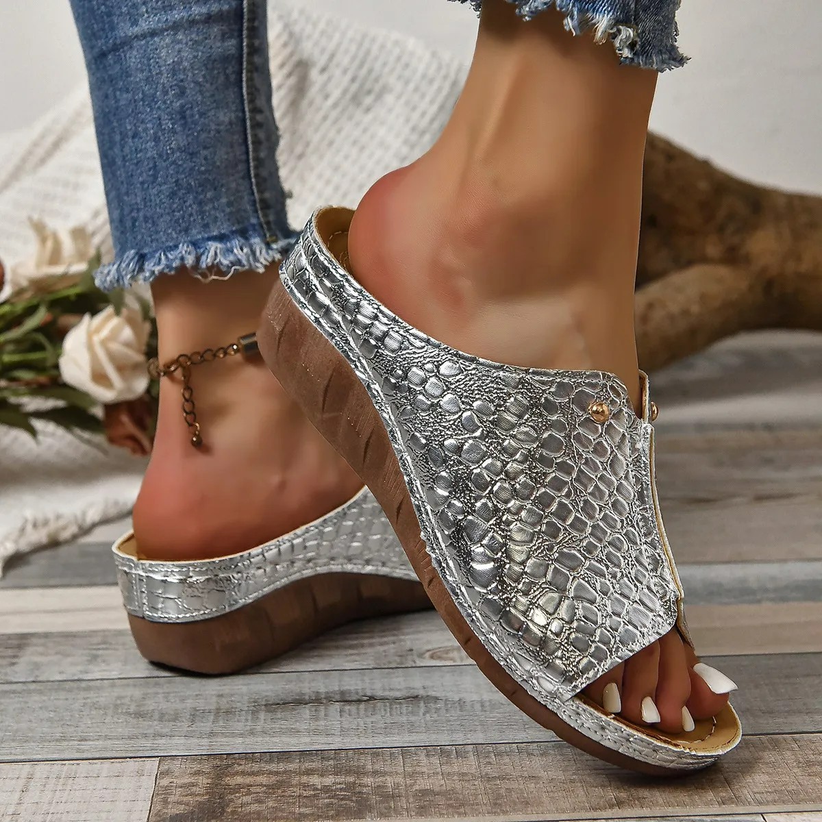 Women’s Crocodile Pattern Wedge Sandals Spring & Summer Comfort Shoes