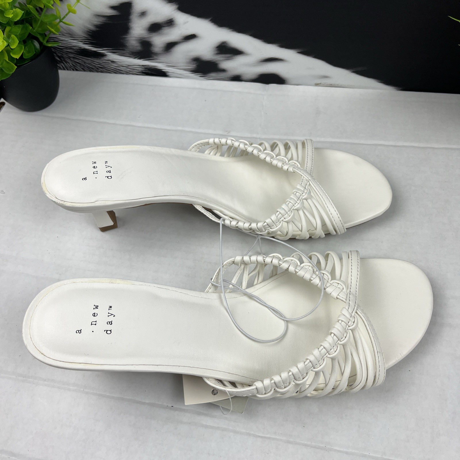 New Day Clarisse White Woven Strappy Kitten Heel Mules Sandals Size 11