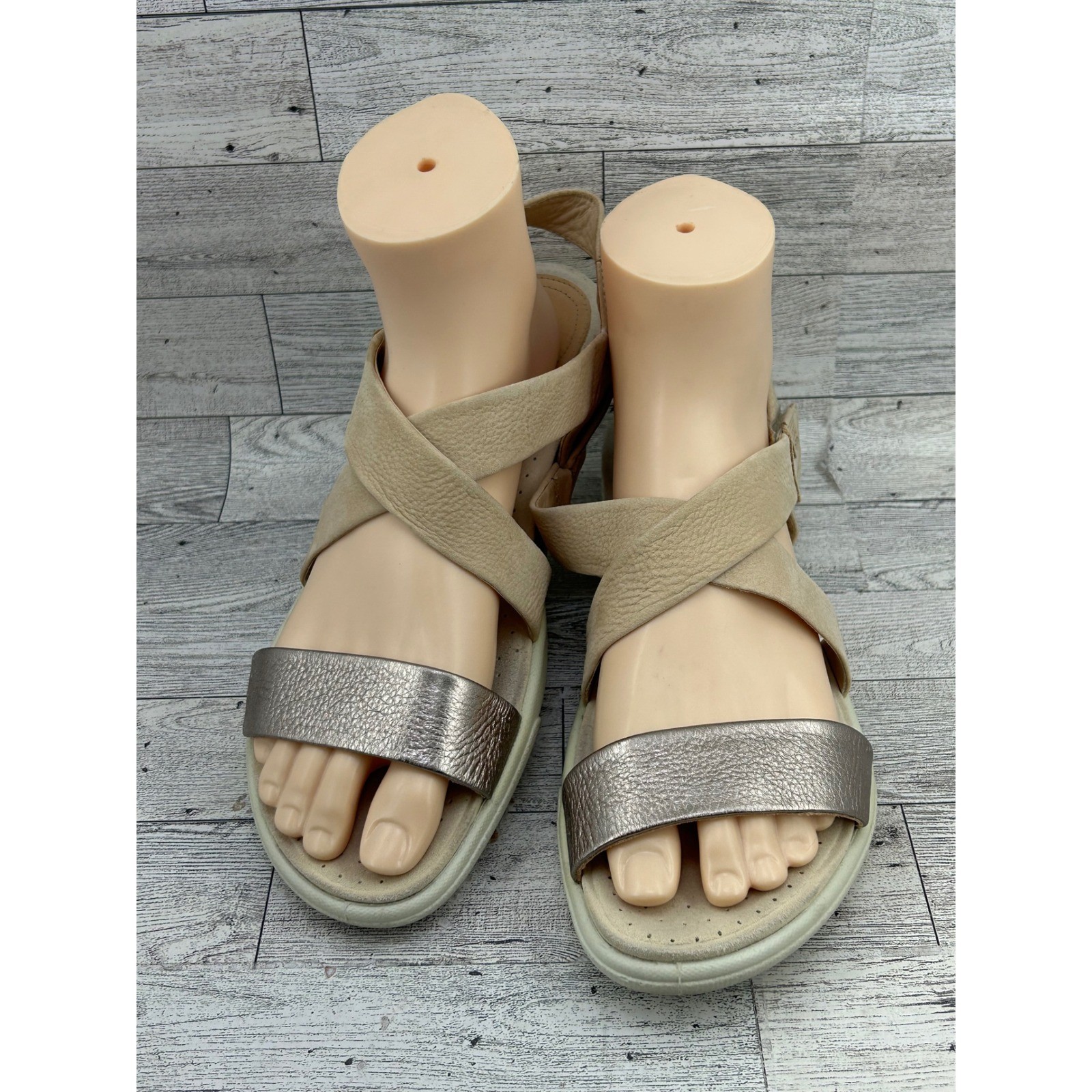 ECCO Damara Women Size 9 Tan Bronze Metallic Leather Ankle Strap Sandals