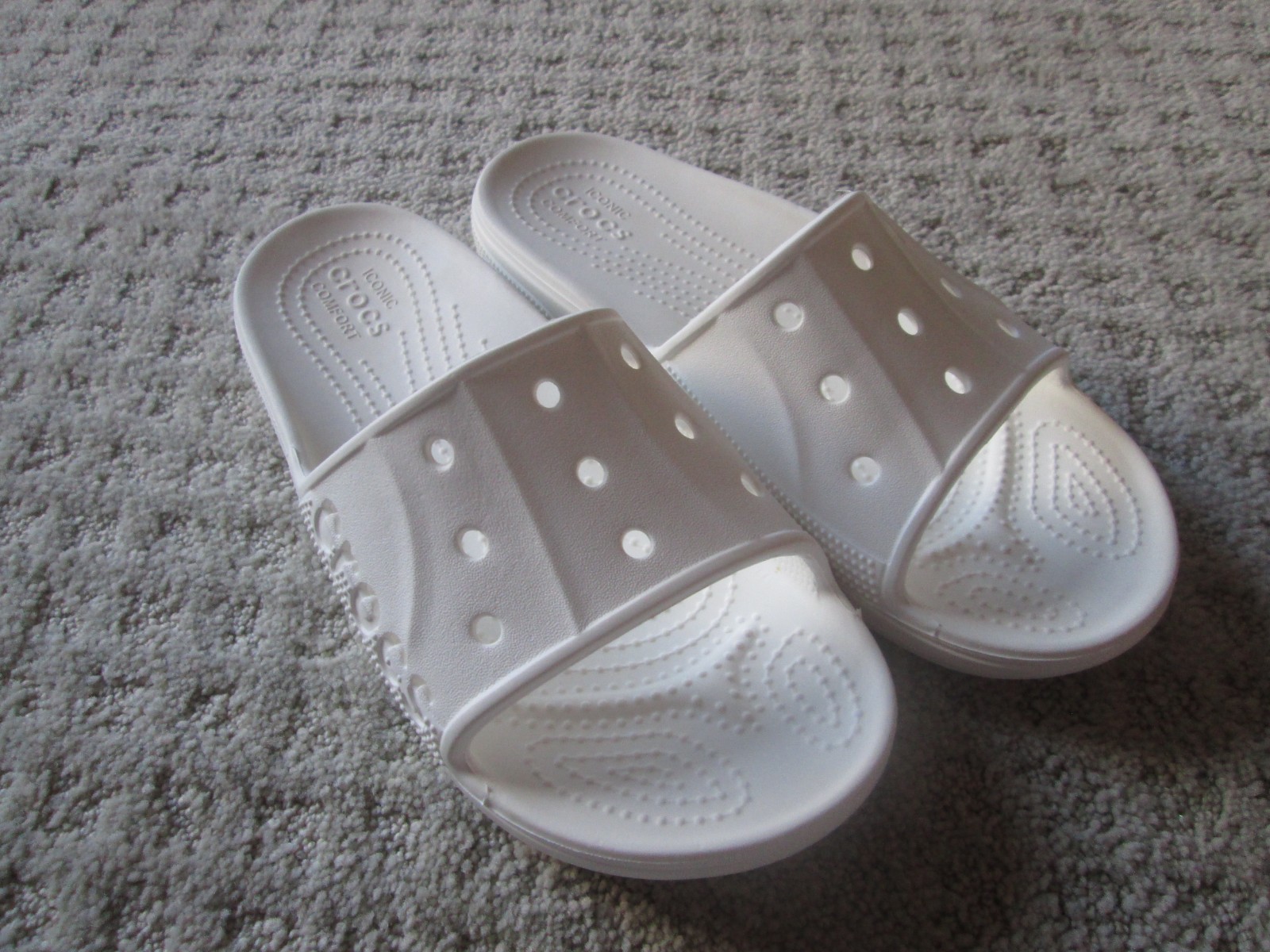 White Crocs Classic Slide Sandals Shoes Comfort Iconic Men’s 6 Women’s 8 Worn 1X