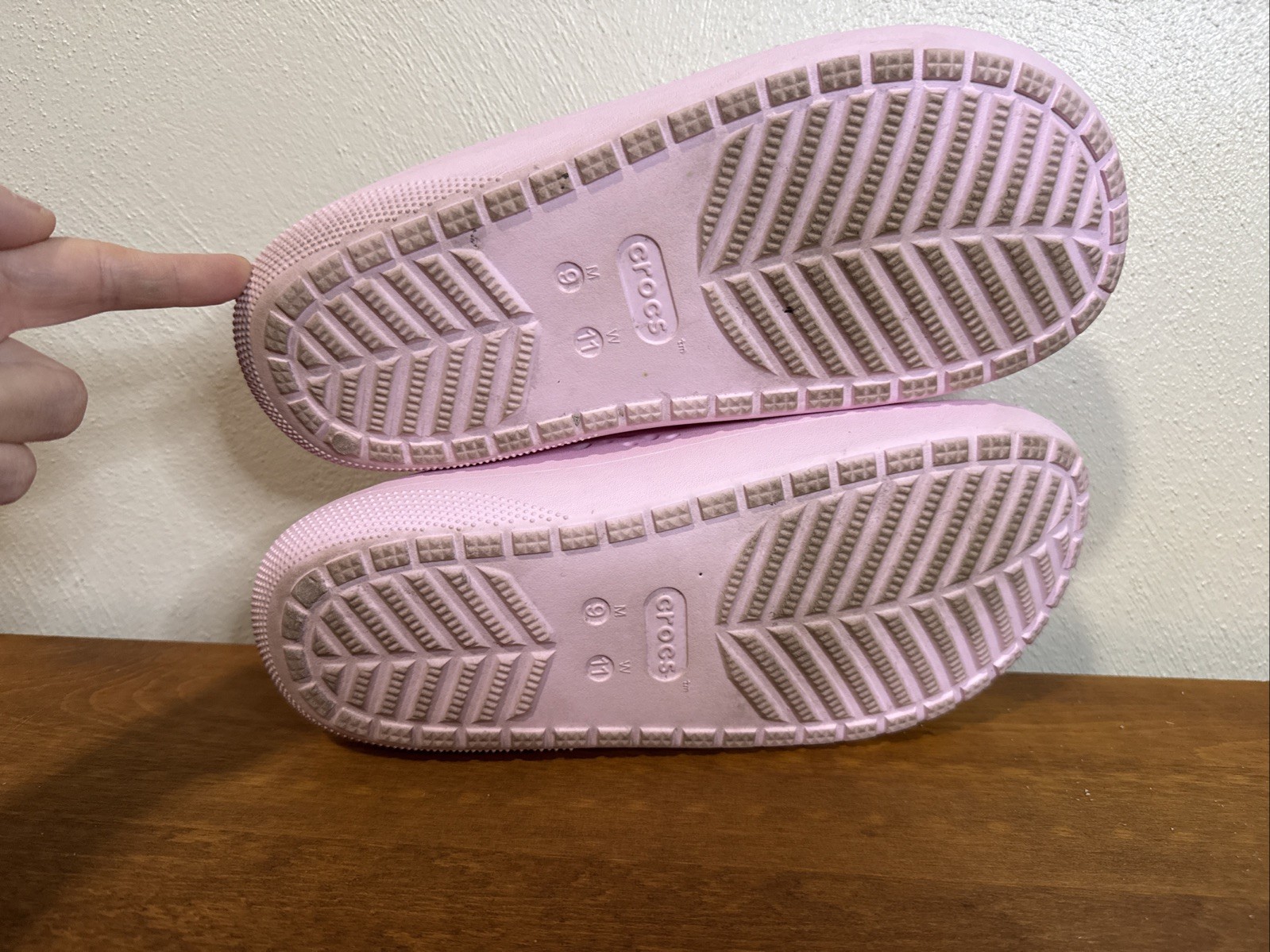 Crocs Women’s Classic Cut Out Floral Slide Sandals Milk Pink Size 11 Beach Water