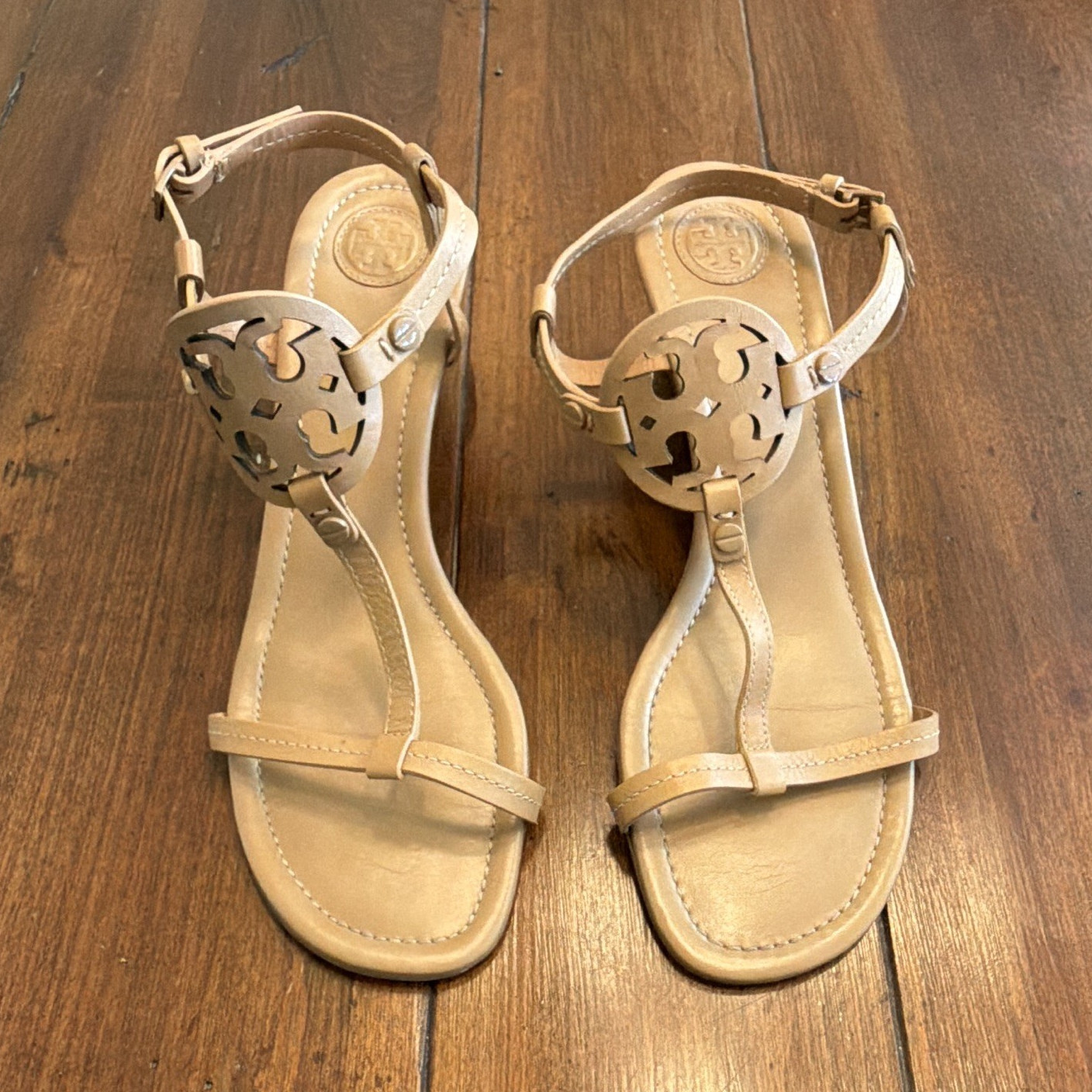 Tory Burch Beige Leather Logo T-Strap Wedge Sandals Ankle Strap Buckle 8.5