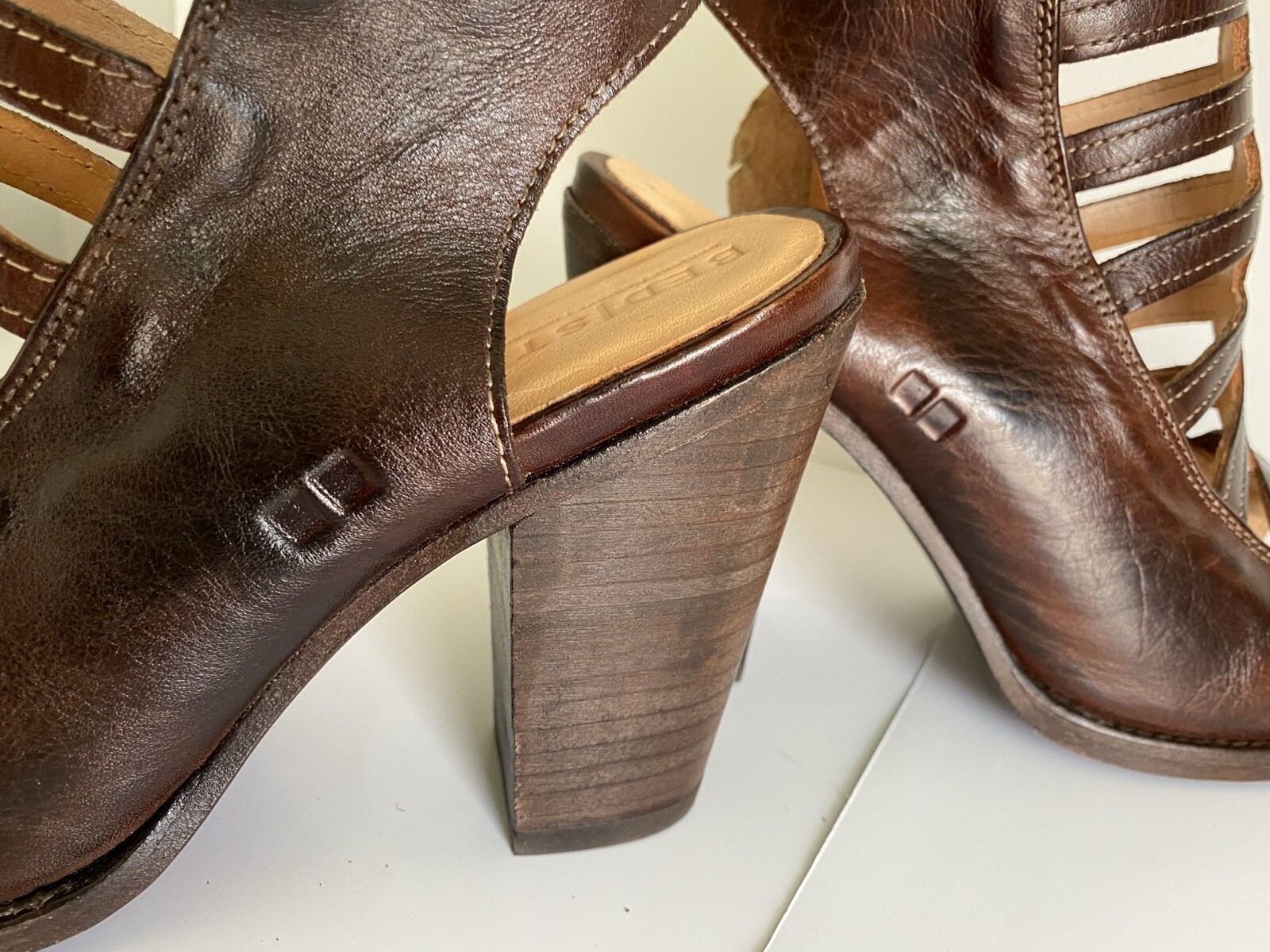 BedStu Occam sz 9.5 NWOB brown all-leather sandals heels caged peeptoe gladiator