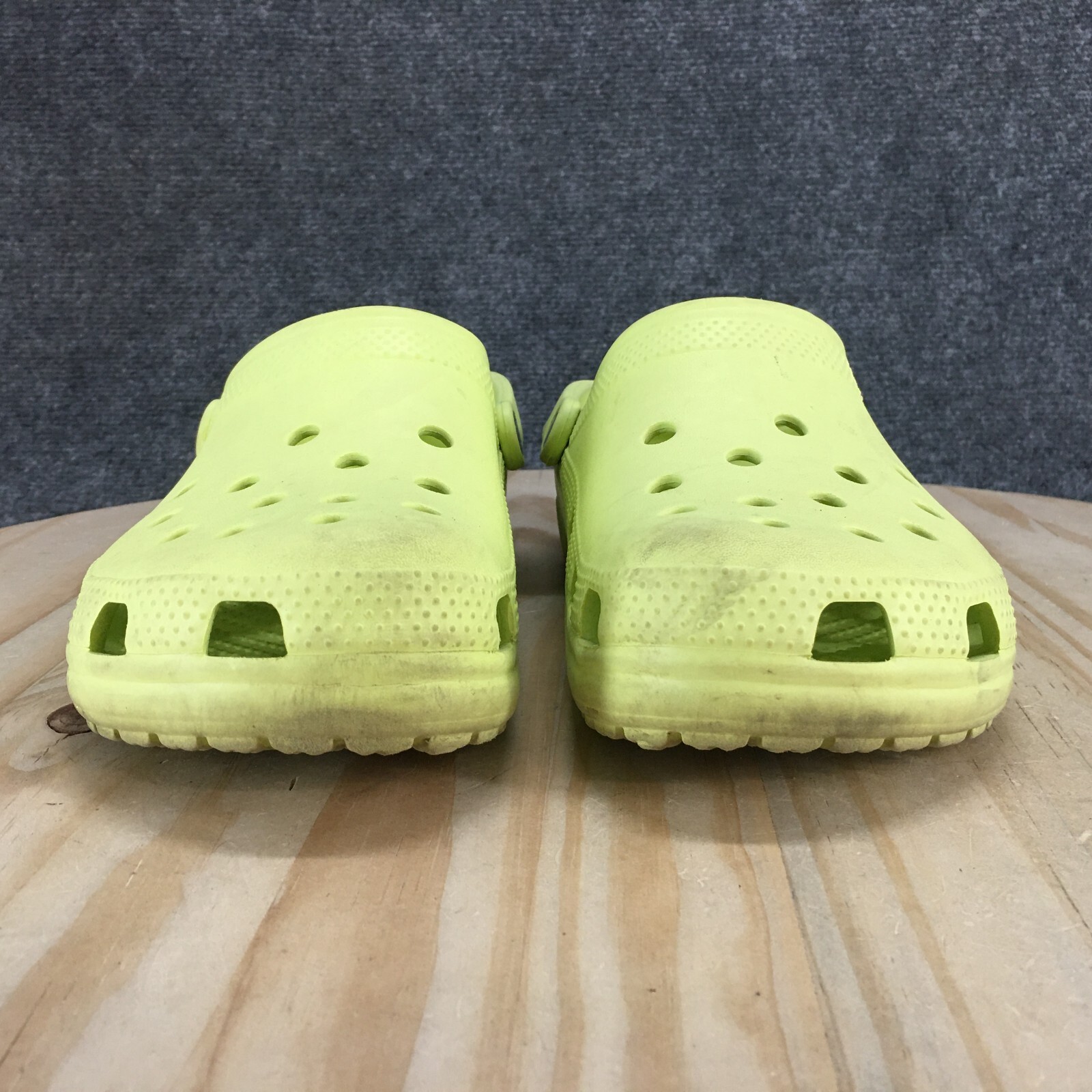 Crocs Sandal Womens 11 Yellow Daylily Classic Clogs Slingback Cut Out Comfort