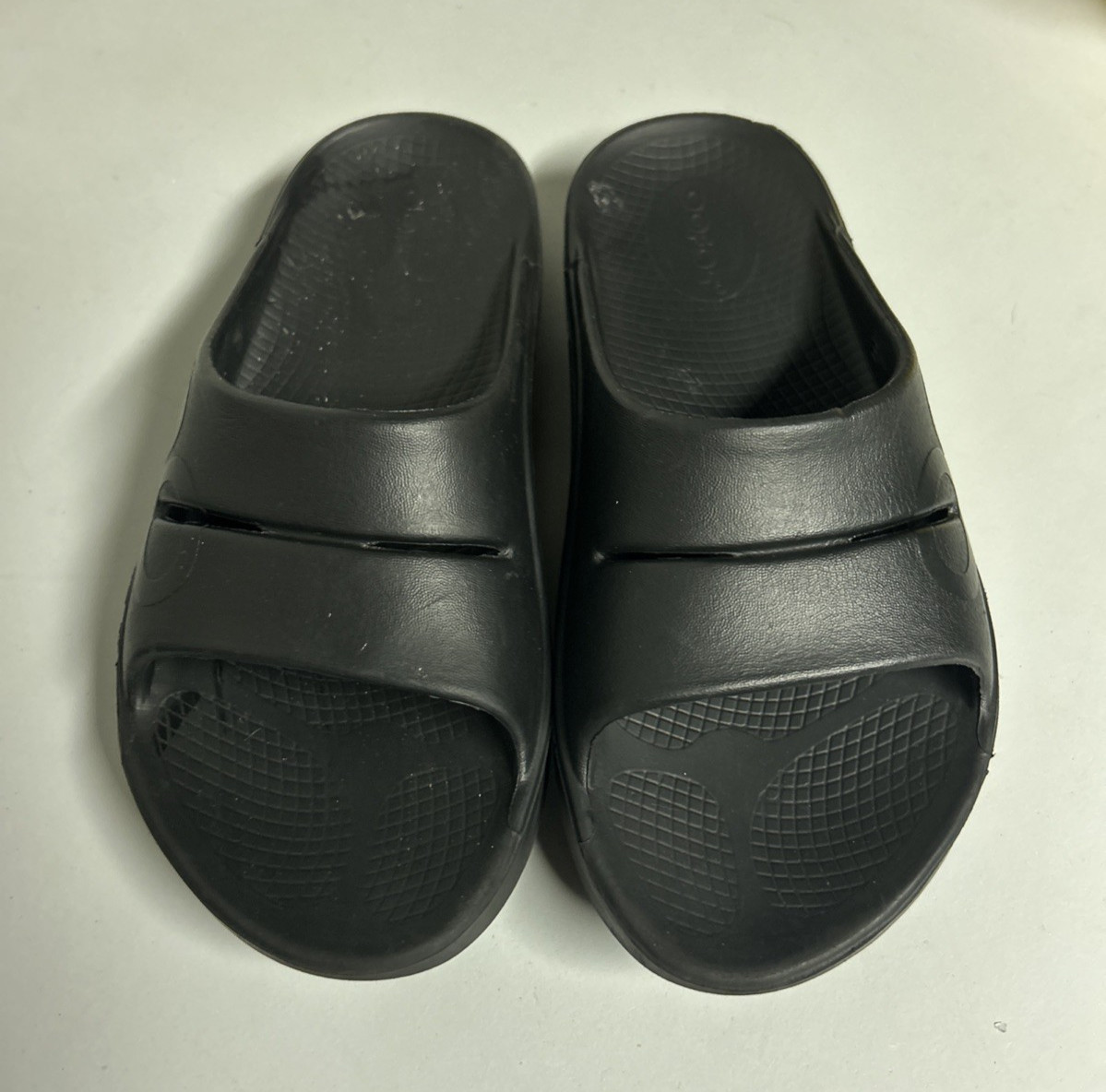 Oofos Slides Black Foam Comfort Men’s 4 Women’s 6 EUR 37