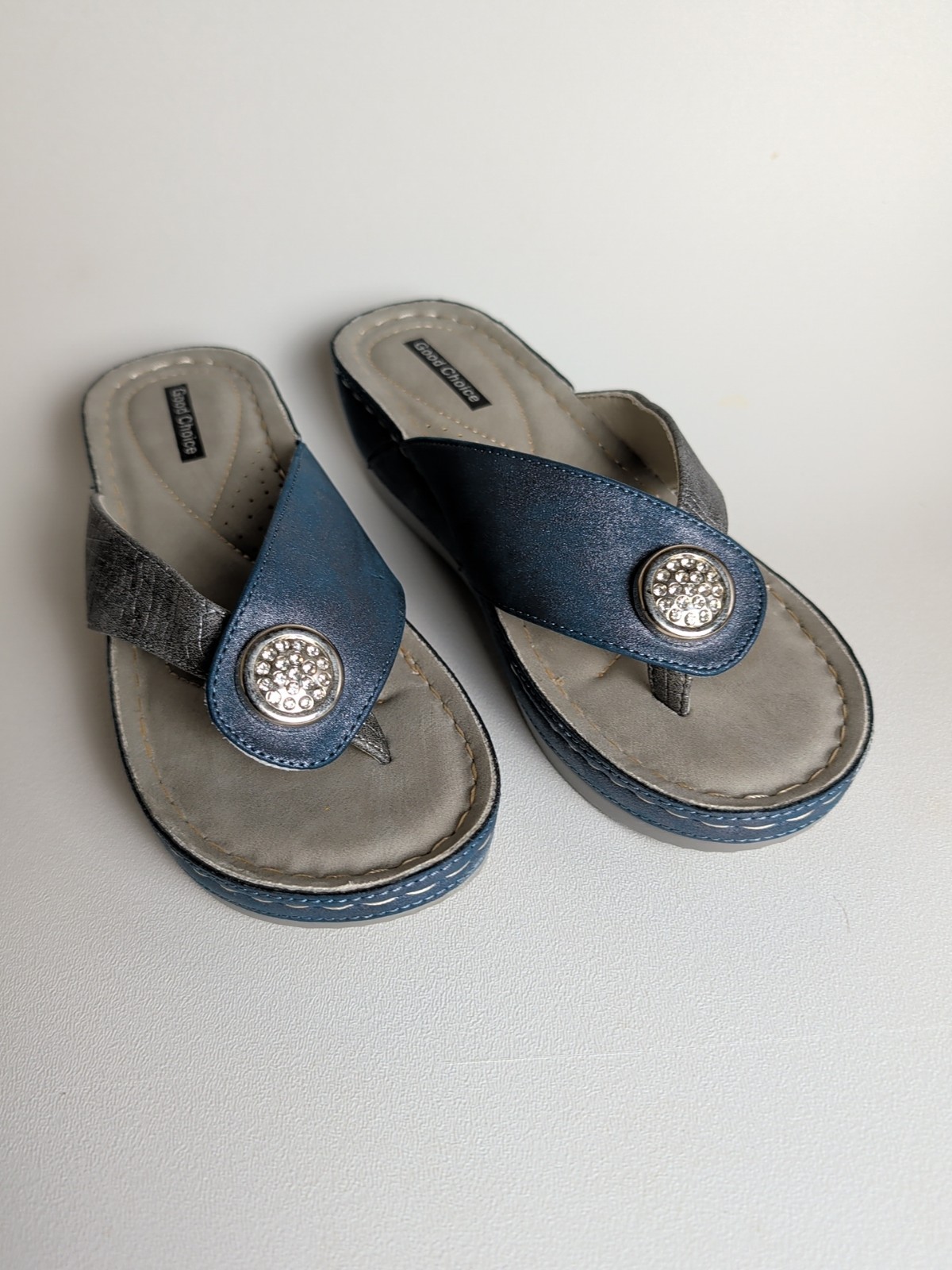 Good Choice Dafni Size 38, 7.5 M Comfort 2″ Wedge Sandals, Blue/Silver, Preowned
