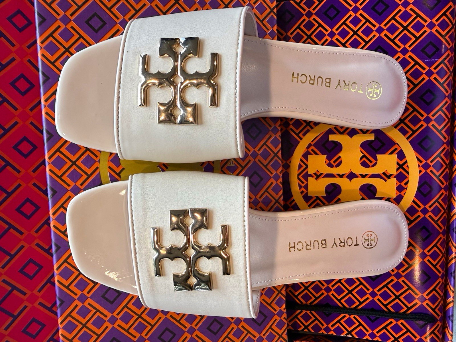 Tory Burch Women’s White Slide Sandals Slip-On Flat Solid Logo Poly US 6 NIB