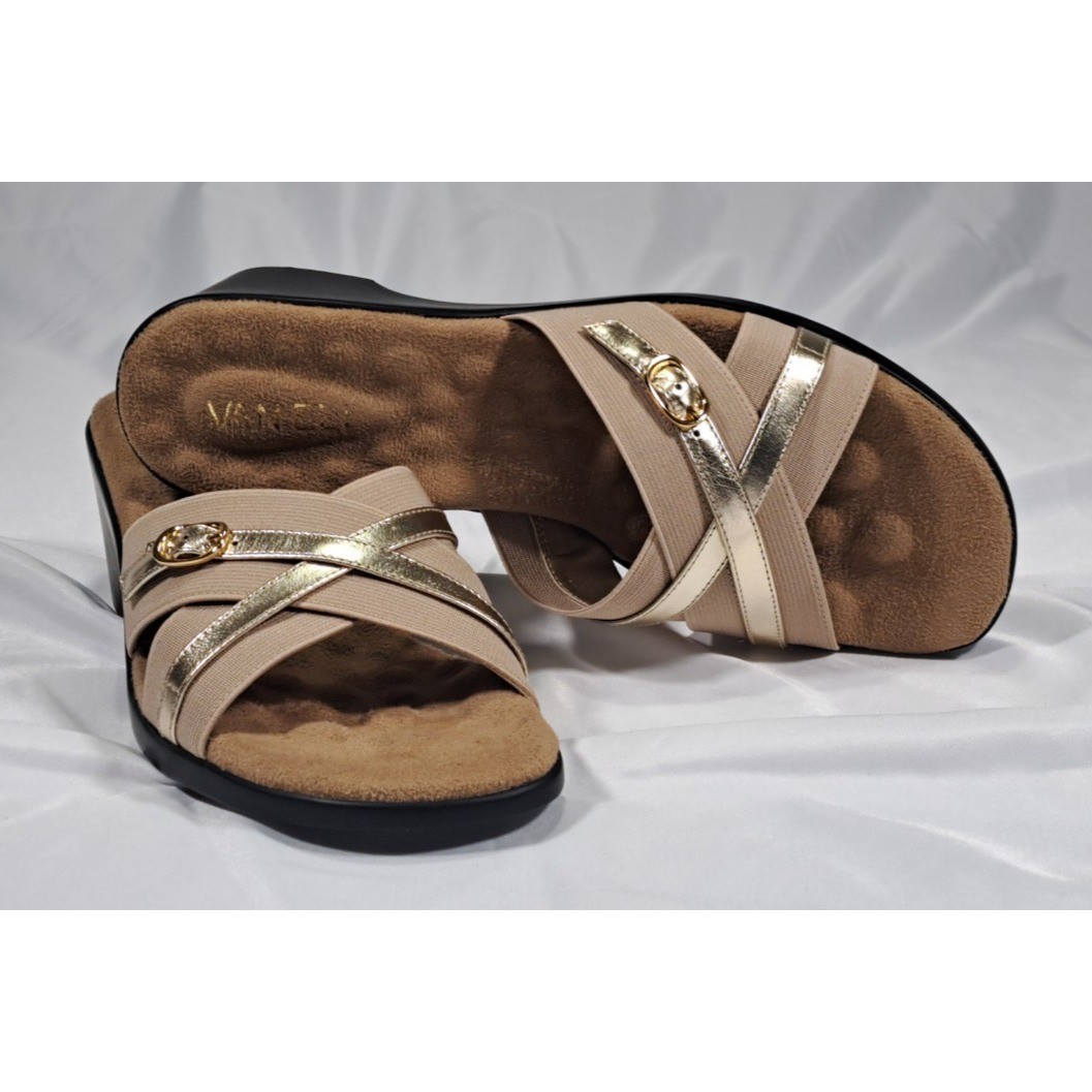 Vaneli Irreal Womens Wedge Sandals Beige Platinum Metallic Elastic Slide 8 N
