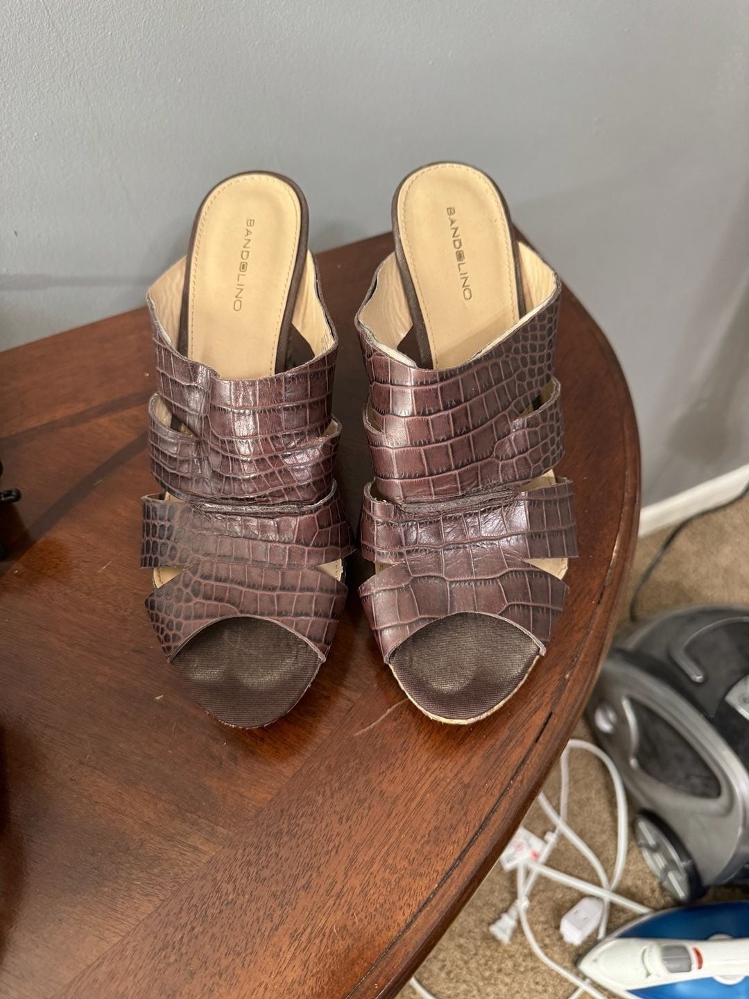 Bandolino BDAVARNAH Brown Croco Embossed Wedge Sandals