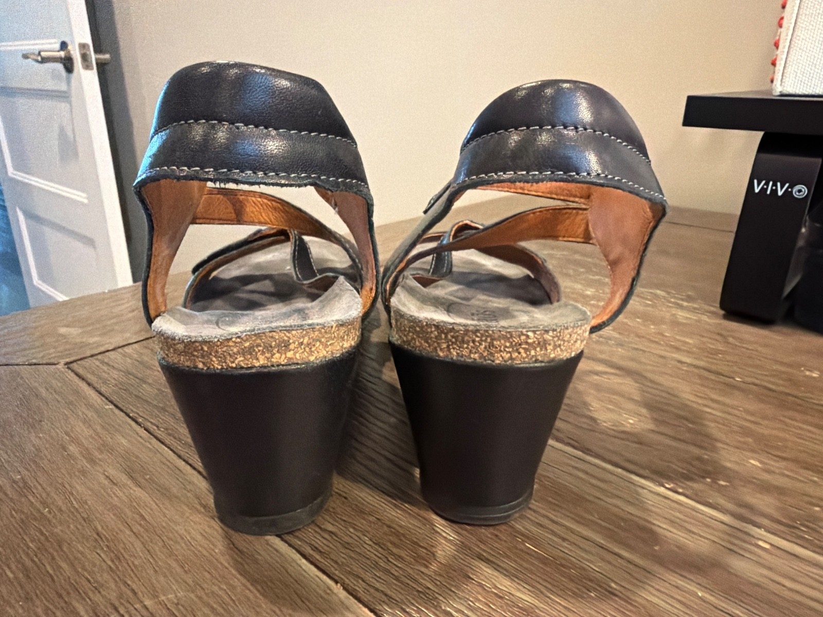 TAOS Wizard Black Strappy Leather Sandals Cork Wedge Women’s EU 41 US 10 – 10.5