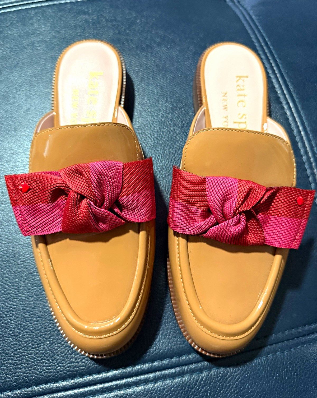 kate spade new york Womens Patent Leather Slide Sandals Bow Tan/Burgundy 8B