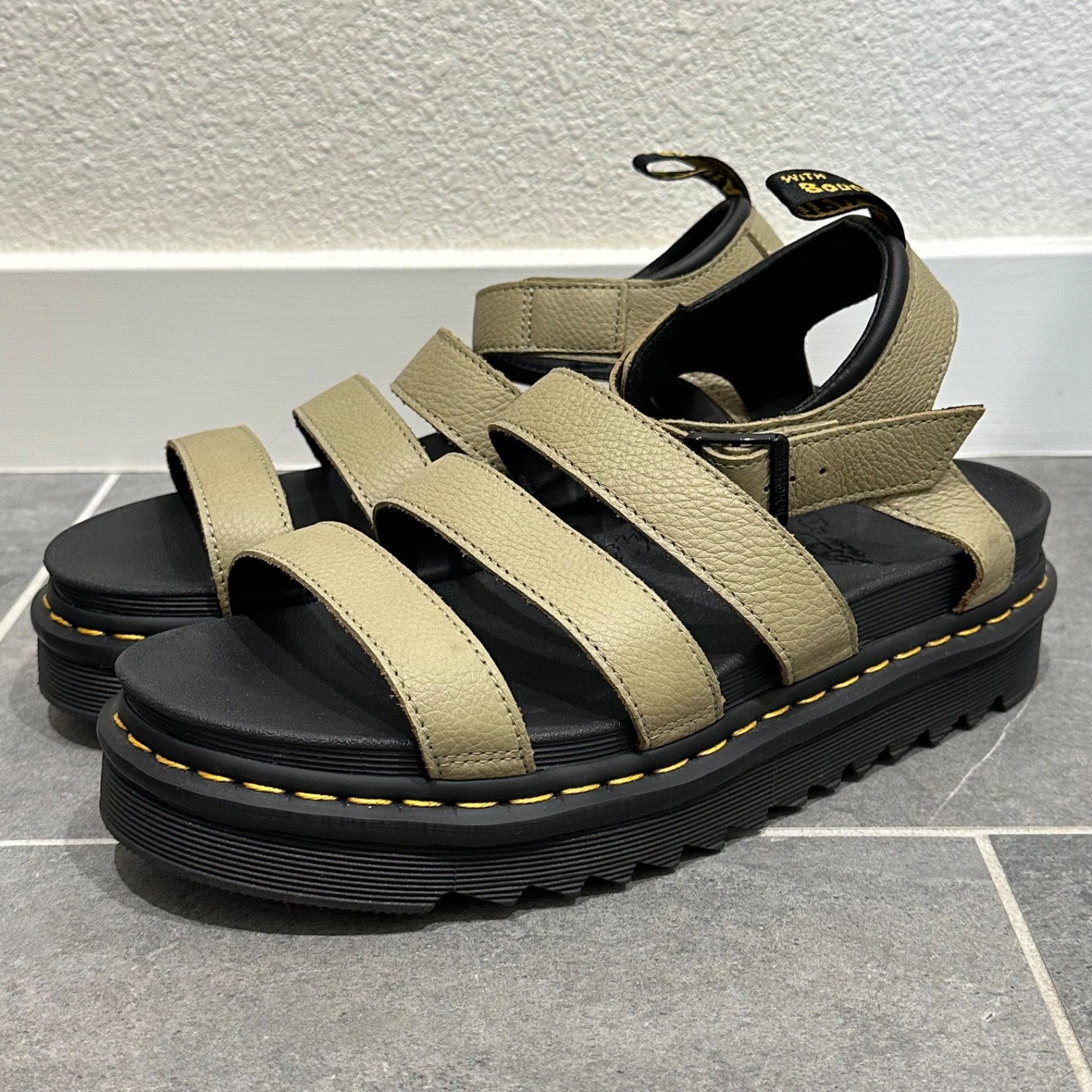Dr. Martens Blaire Pisa Leather Platform Sandals Olive Khaki Green Women’s 11