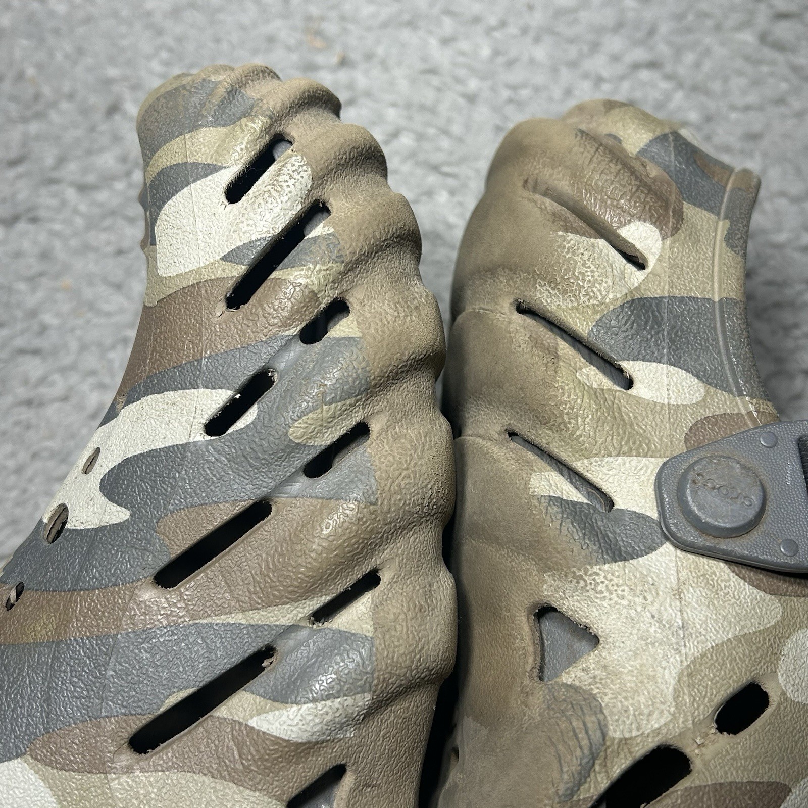 Crocs Echo Camo Redux Clog Charcoal Camo Brown Unisex Size Men’s 6, Women 8