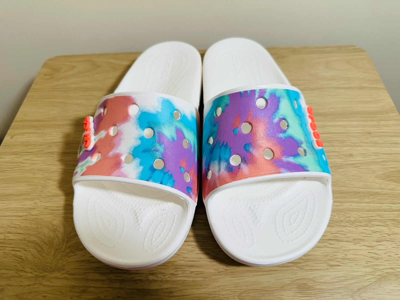 Crocs classic tie dye open toe slip on sandals shoes mulicolor NWOB size 9M 11W