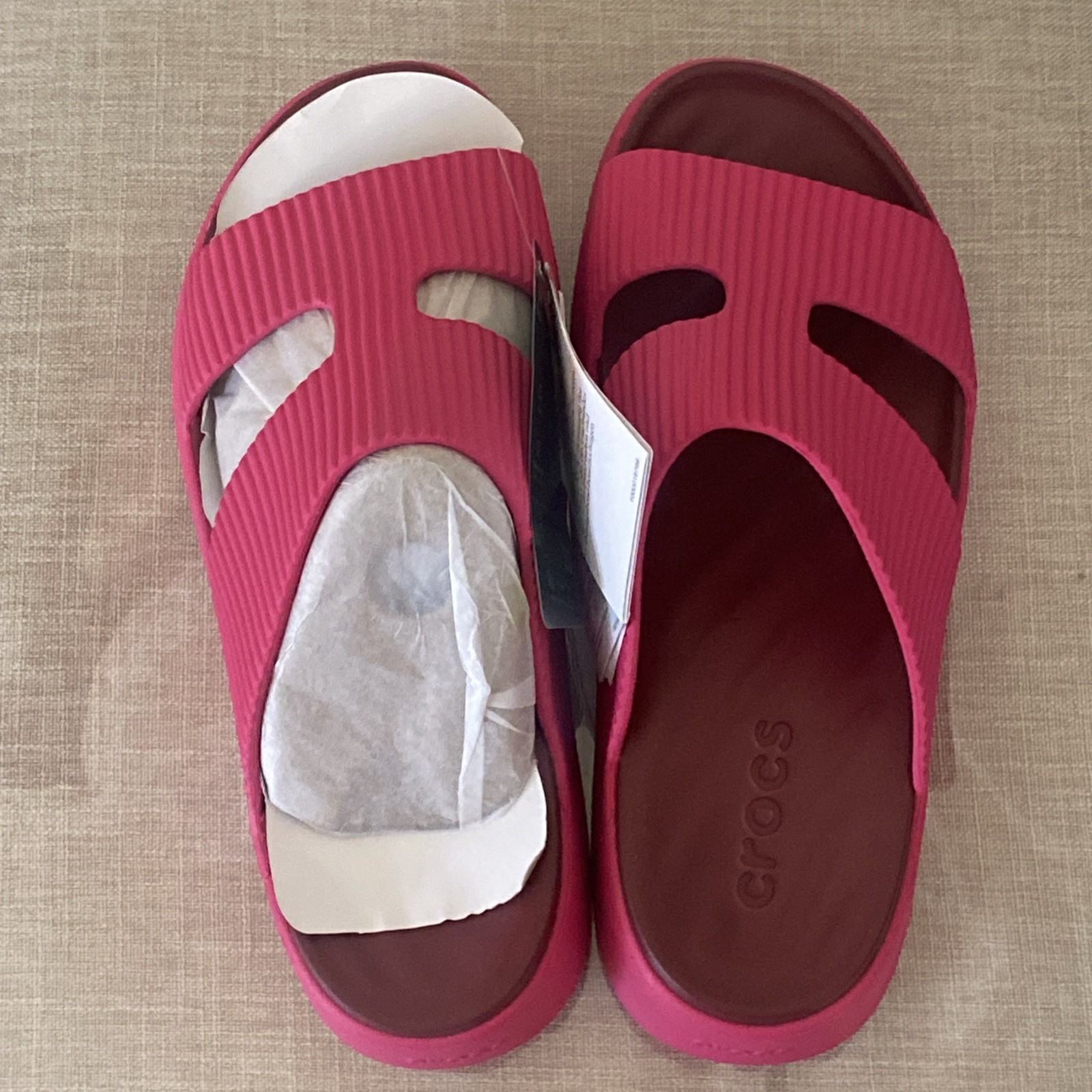Crocs Women’s Getaway Groove Platform H-Strap Sandal | Size 6 | Dragon Fruit