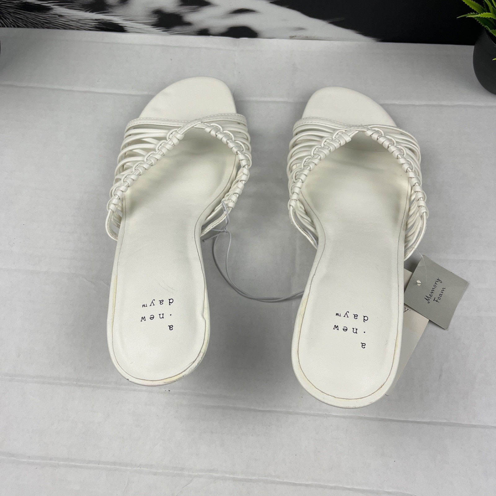 New Day Clarisse White Woven Strappy Kitten Heel Mules Sandals Size 11