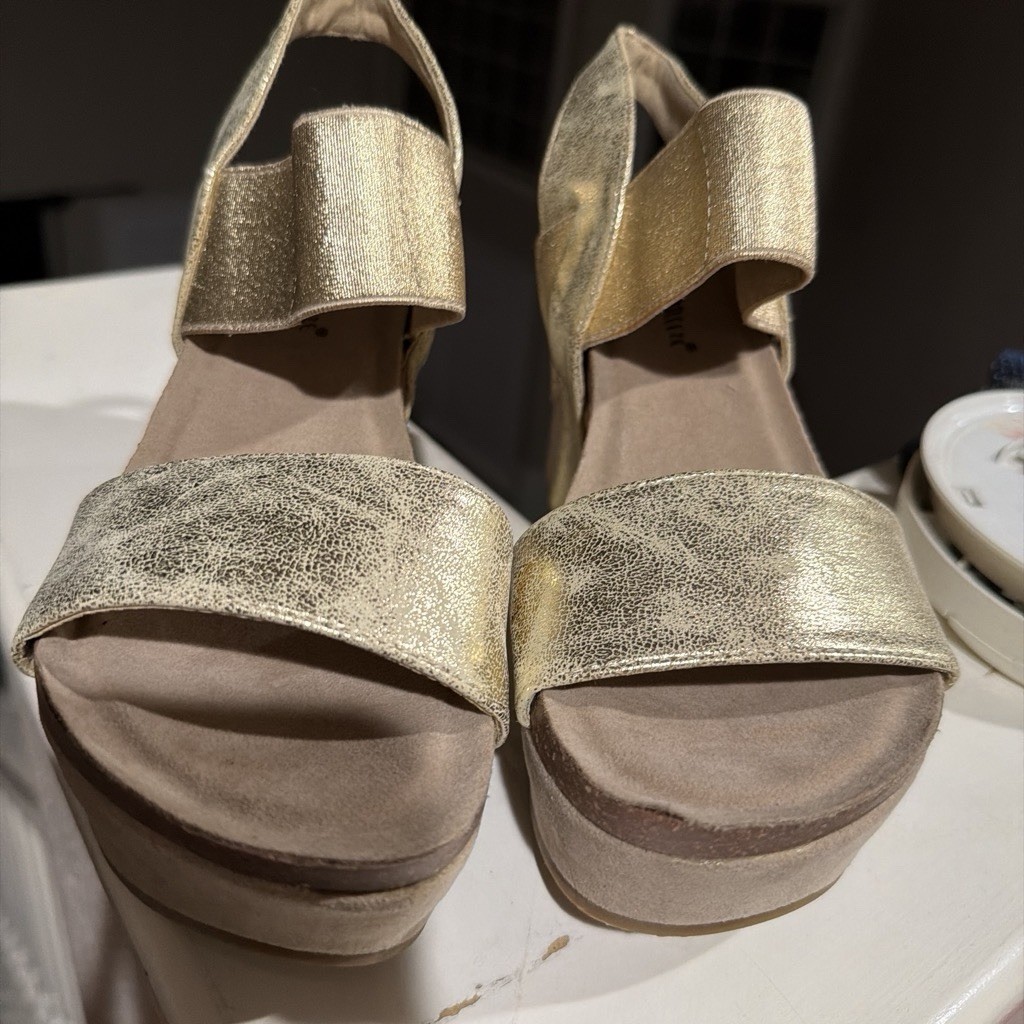 Nature Breeze Gold Metallic Strappy Wedge Ankle Strap Slip On Women’s Sandals 7