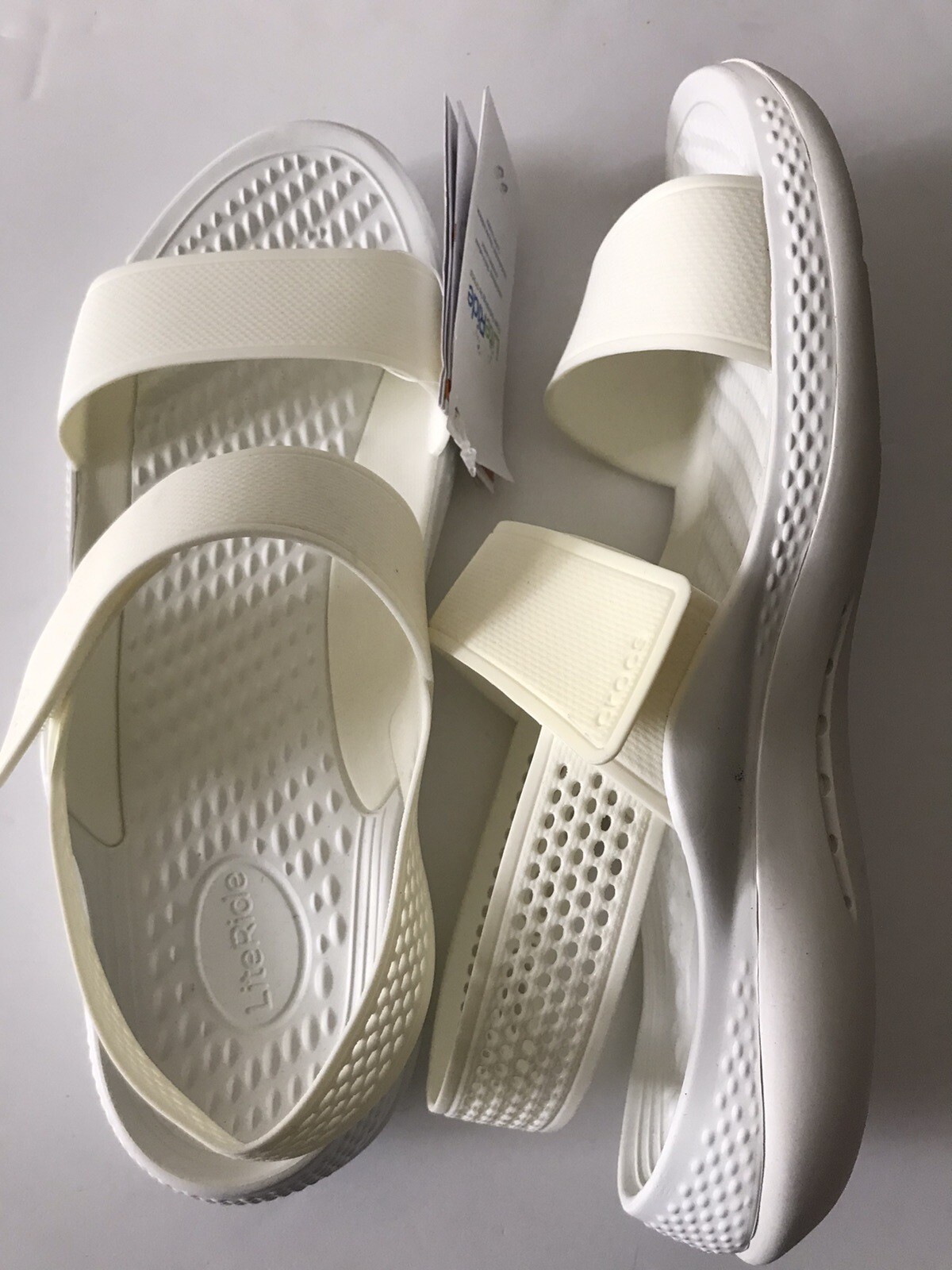 WOMEN’S CROCS ALMOST WHITE LITERIDE 360 FLIP FLOP SANDAL WITH STRAPS SIZE 10 NWT